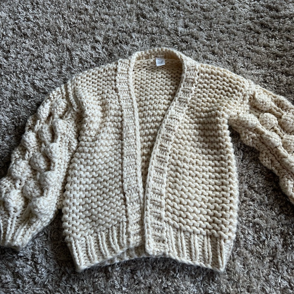 Main Strip Ivory Knit 🧶 Chunky Sweater